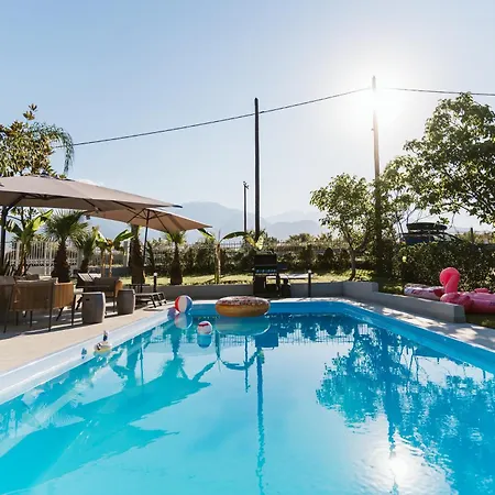 Mont Bleu - Luxury Pool Villa